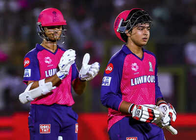 14-year-old's fearless batting earns high praise from cricket legend