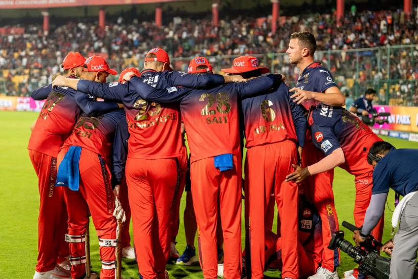 Late batting resurgence goes in vain as RCB stumble against GT at home