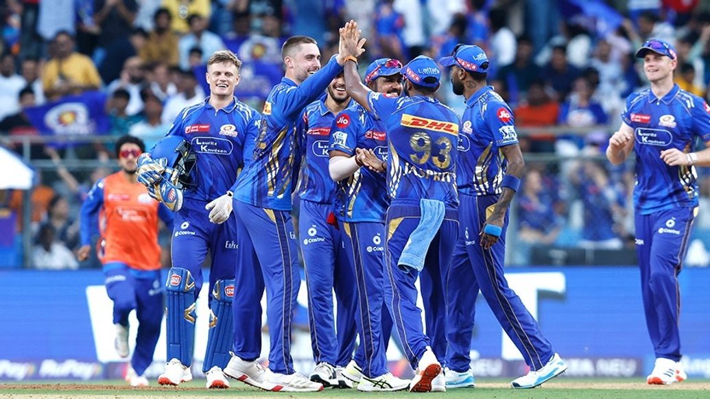 #MIvLSG | ESA Day delight, THE BOYS extend 𝐖𝐖𝐖𝐖𝐖inning run - Mumbai Indians