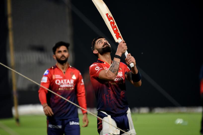 How many more points do RCB need to qualify for the IPL 2025 playoffs?