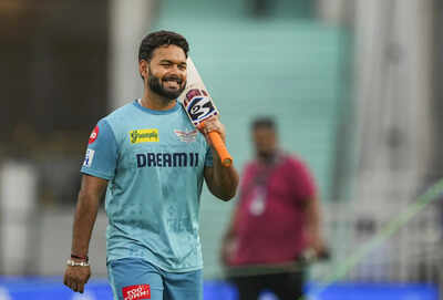 'You can’t hit your way out every time': Navjot Singh Sidhu slams Rishabh Pant