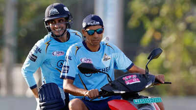 Ashish Nehra's 'bahot badhiya darling' moment with Shahrukh Khan wins internet - WATCH